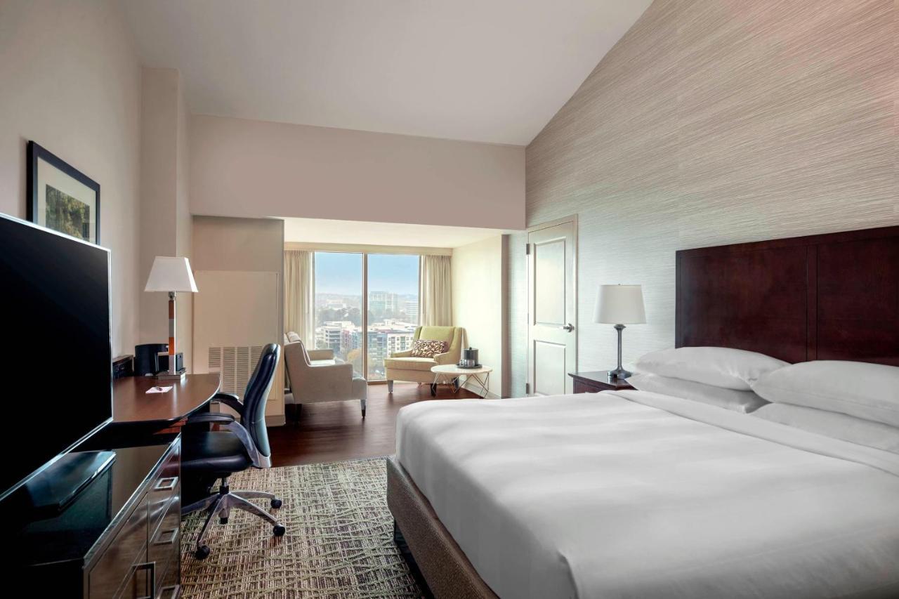 Отель Atlanta Marriott Perimeter Center Данвуди Экстерьер фото