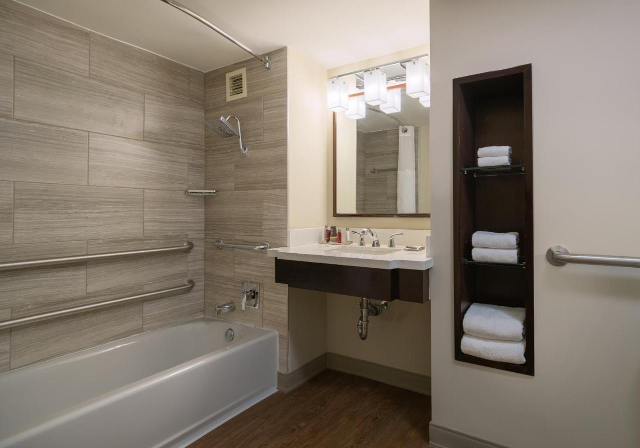 Отель Atlanta Marriott Perimeter Center Данвуди Экстерьер фото