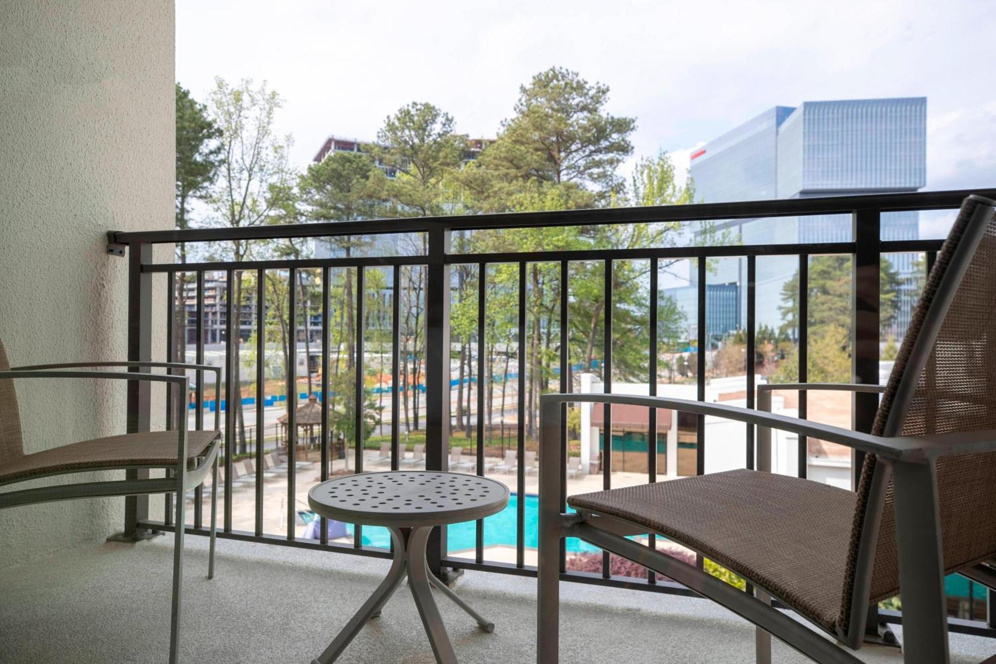 Отель Atlanta Marriott Perimeter Center Данвуди Экстерьер фото