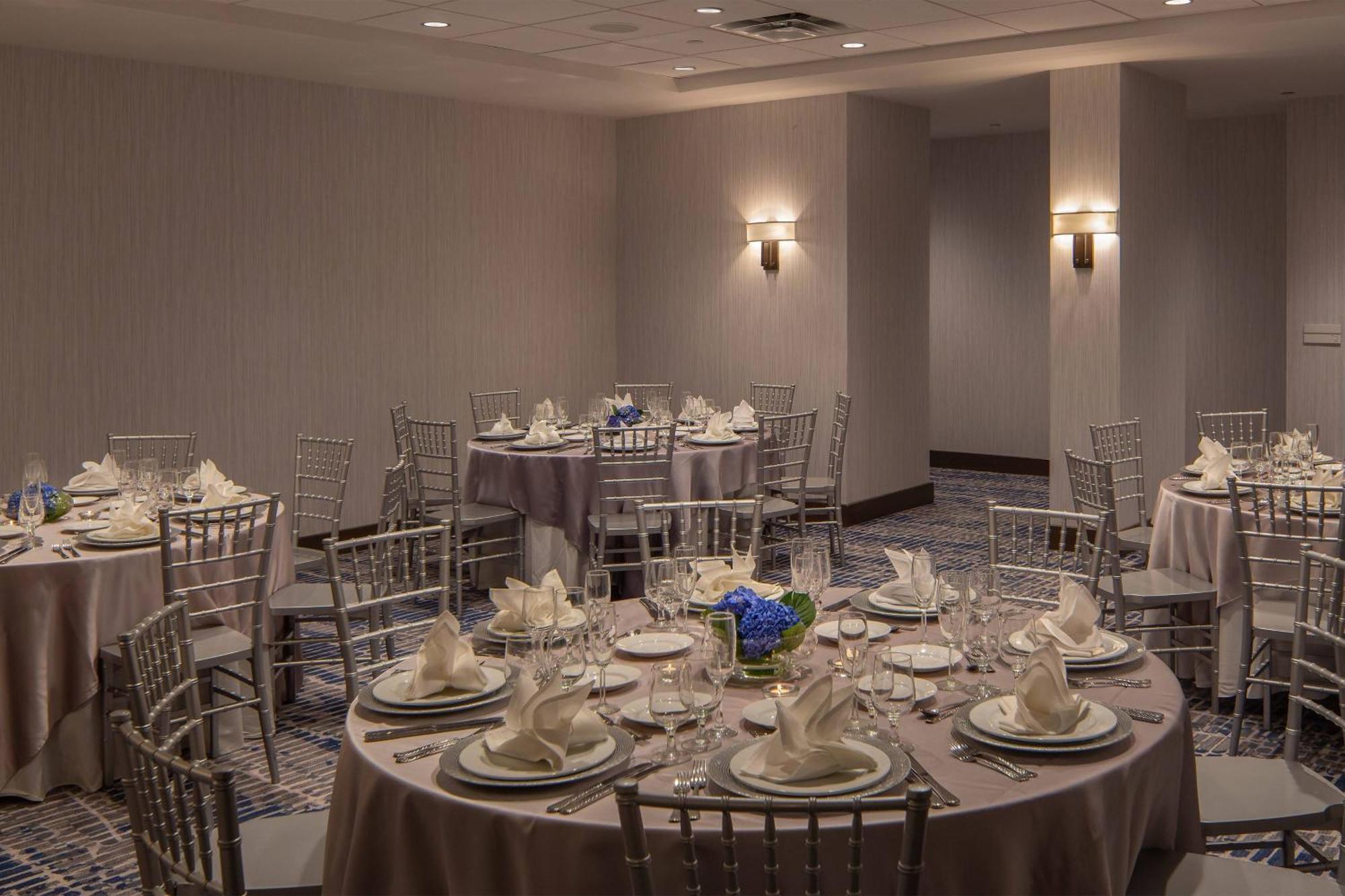 Отель Atlanta Marriott Perimeter Center Данвуди Экстерьер фото