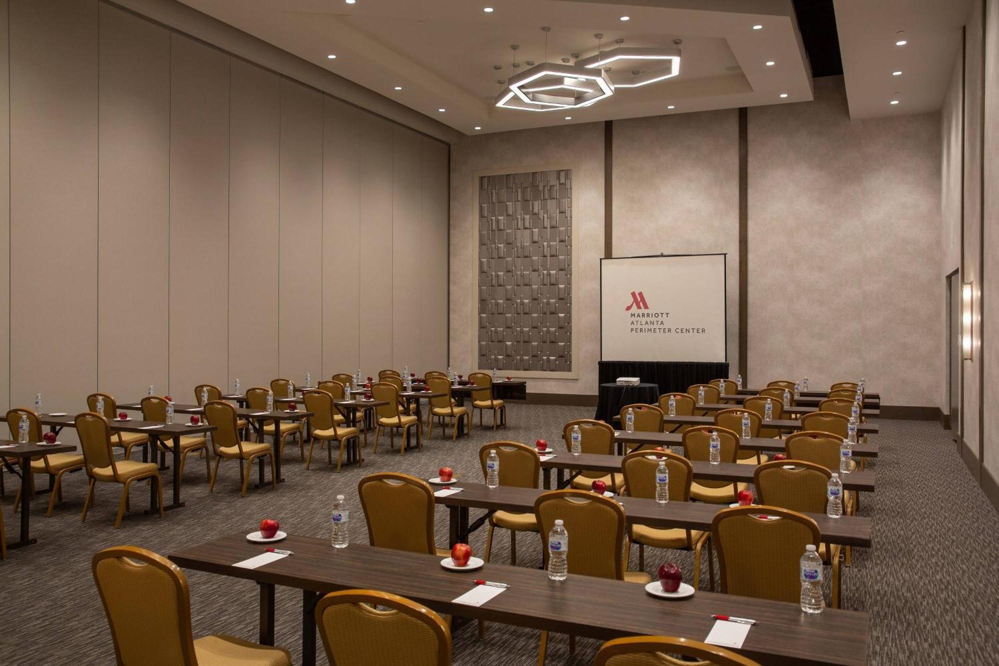 Отель Atlanta Marriott Perimeter Center Данвуди Экстерьер фото