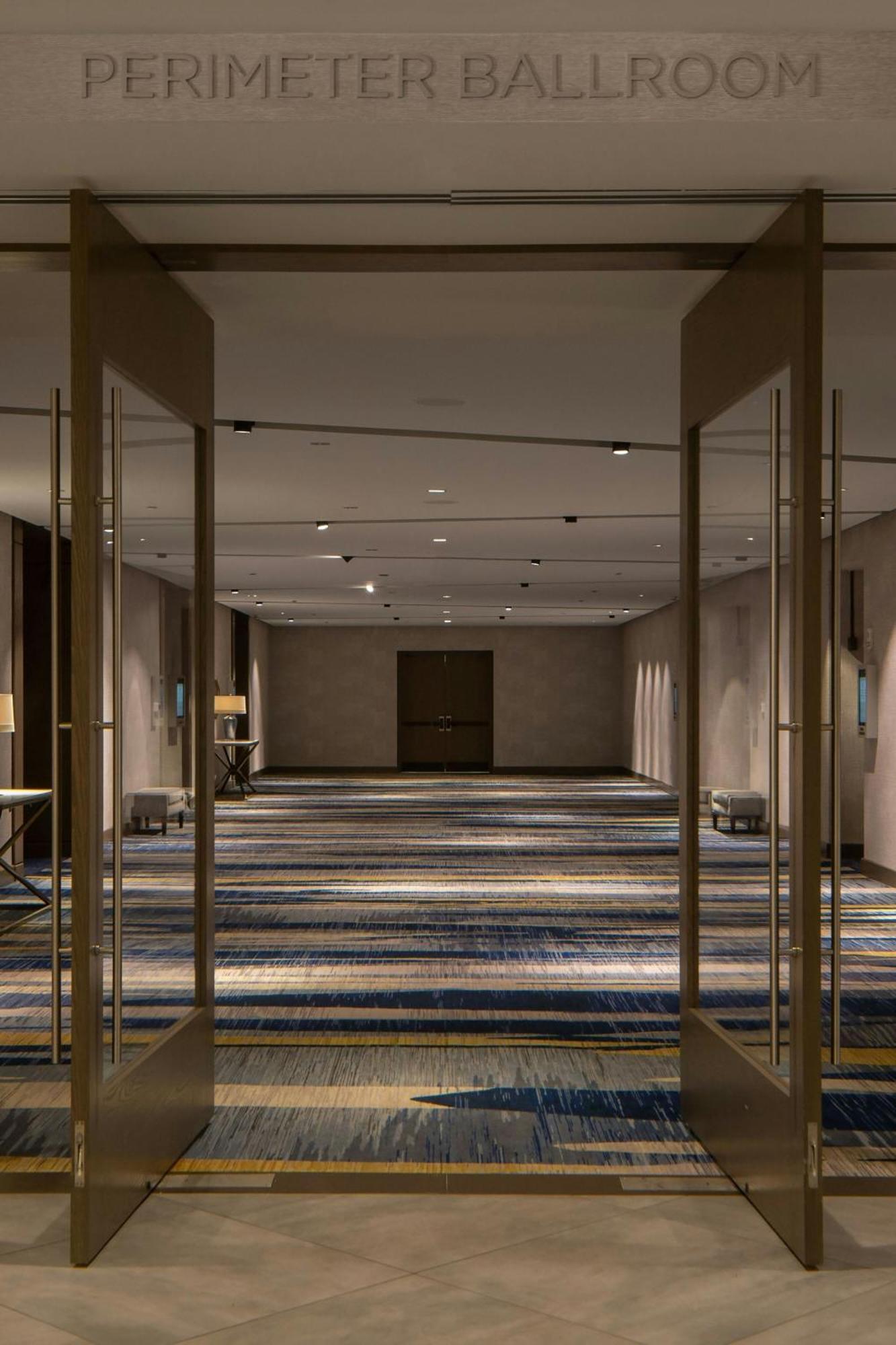 Отель Atlanta Marriott Perimeter Center Данвуди Экстерьер фото