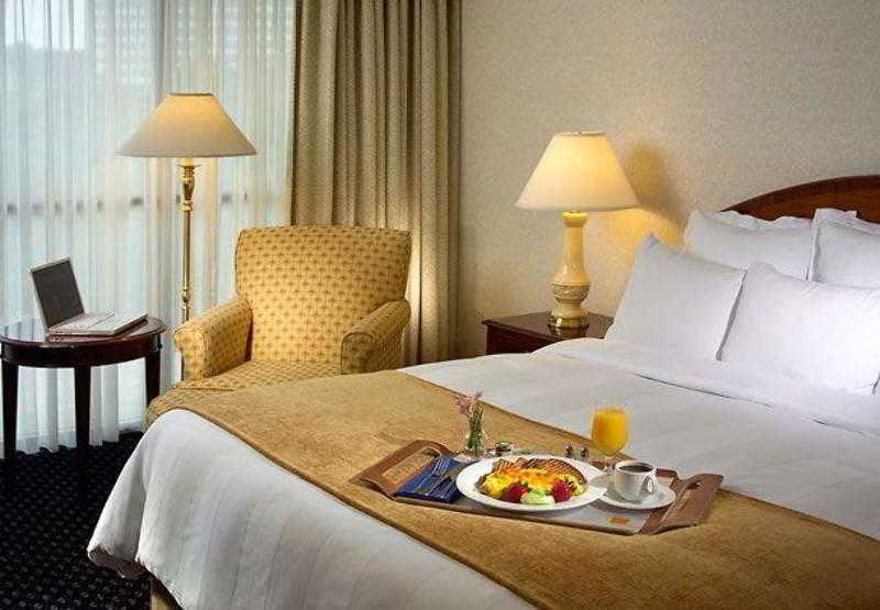 Отель Atlanta Marriott Perimeter Center Данвуди Номер фото